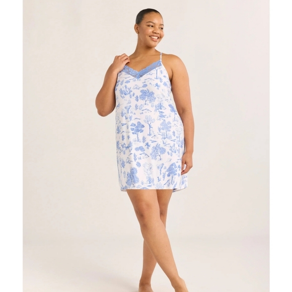 Joyspun Other - NIGHTIE size XL (16-18) BLUE FLORAL silky soft SLEEPWEAR dreamy soft !!!